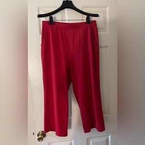 L.L. Bean ! Woman’s stretch capri pants !